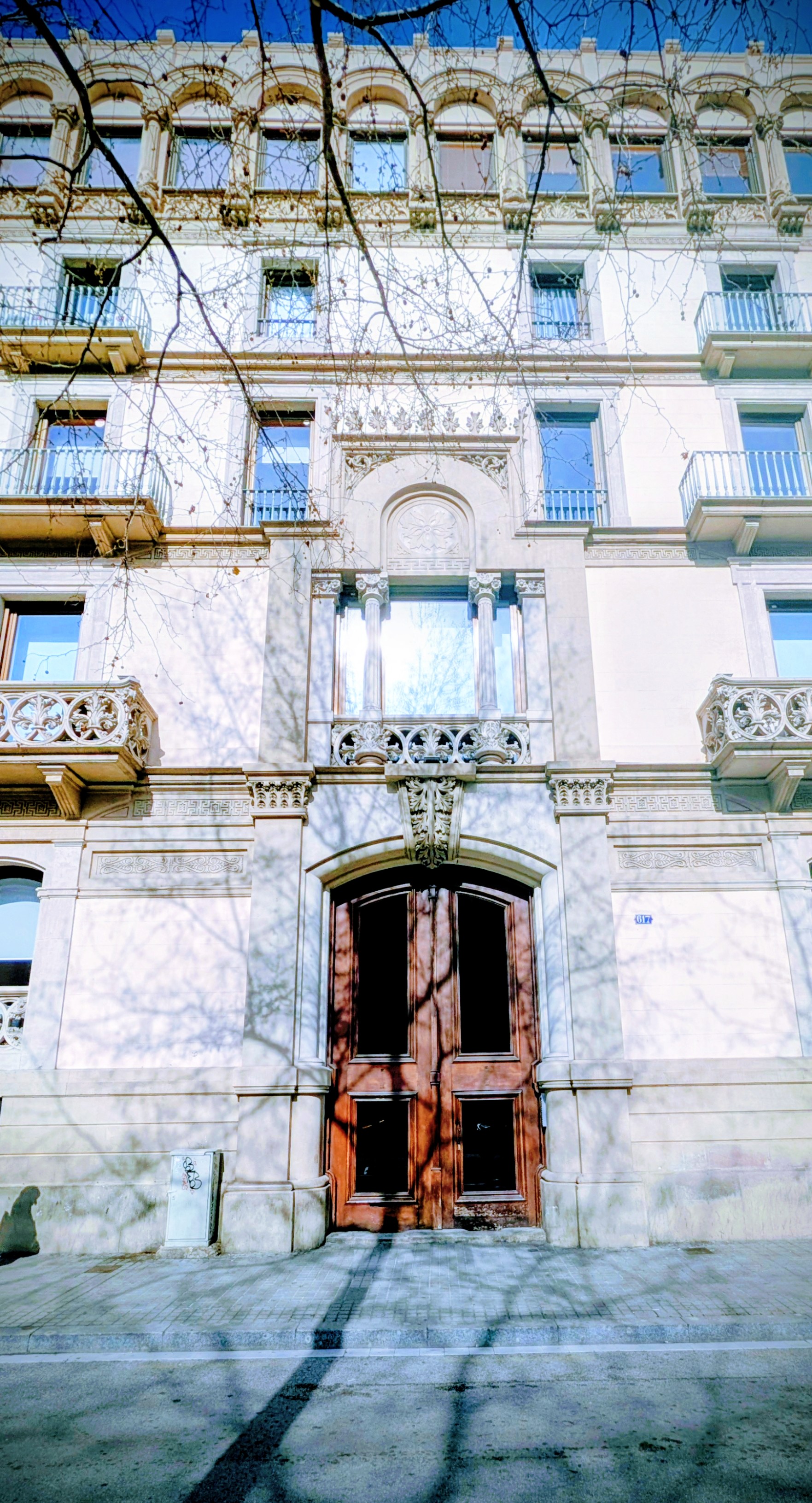 Fachada del despacho